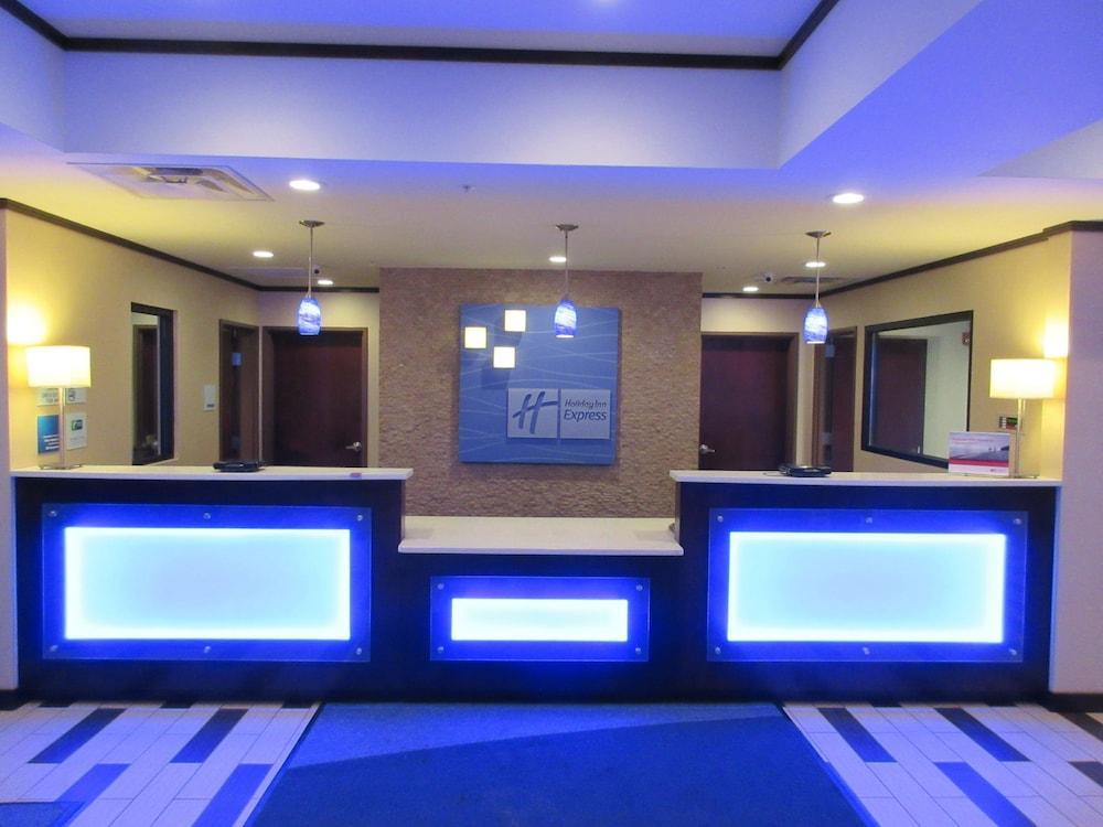 Holiday Inn Express & Suites Butler By Ihg Εξωτερικό φωτογραφία