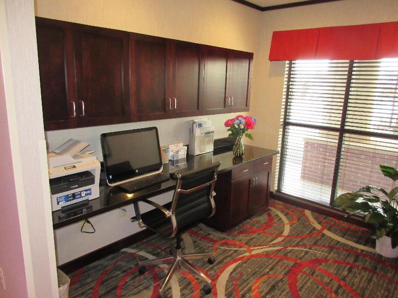 Holiday Inn Express & Suites Butler By Ihg Εξωτερικό φωτογραφία