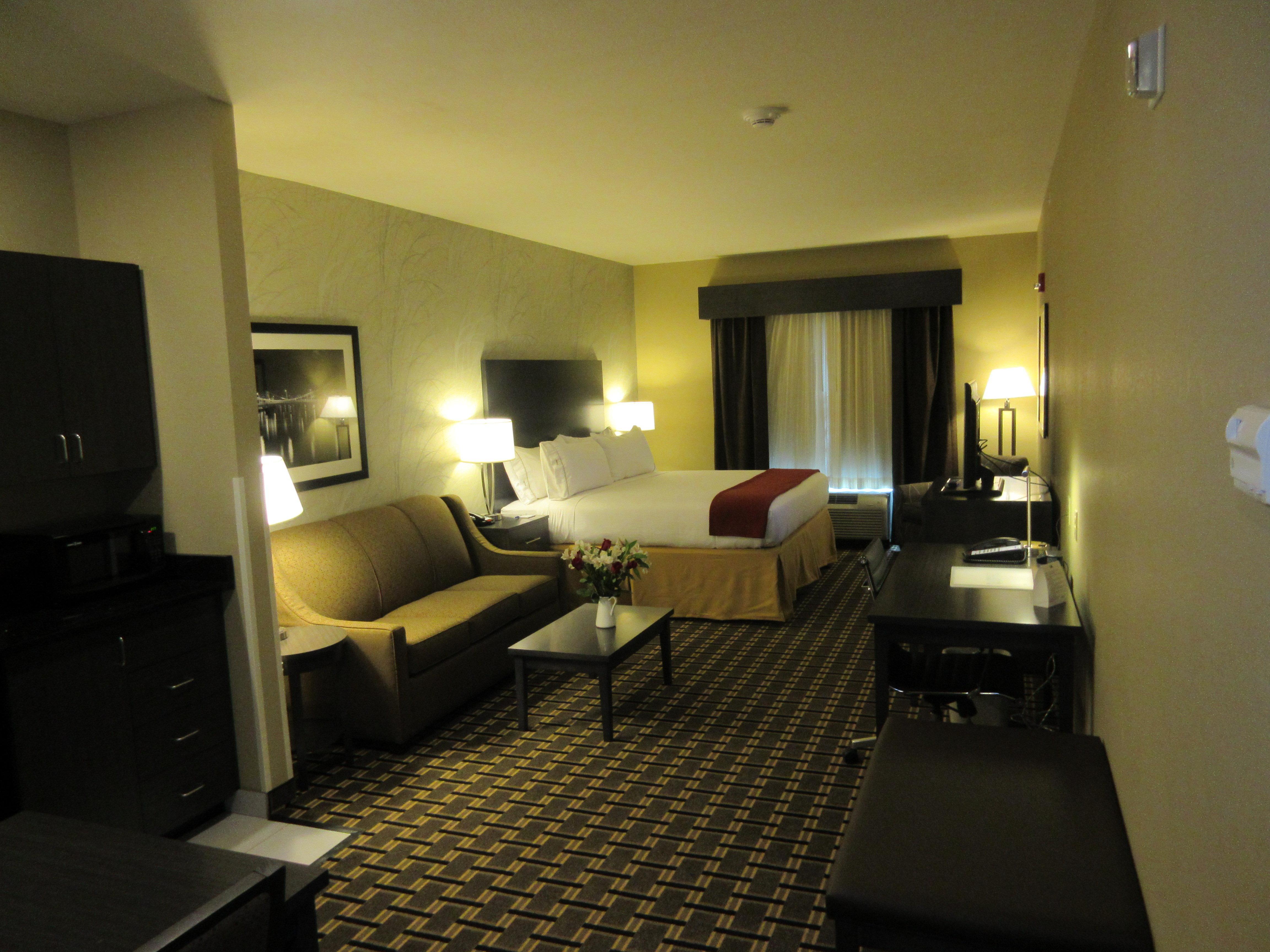 Holiday Inn Express & Suites Butler By Ihg Εξωτερικό φωτογραφία